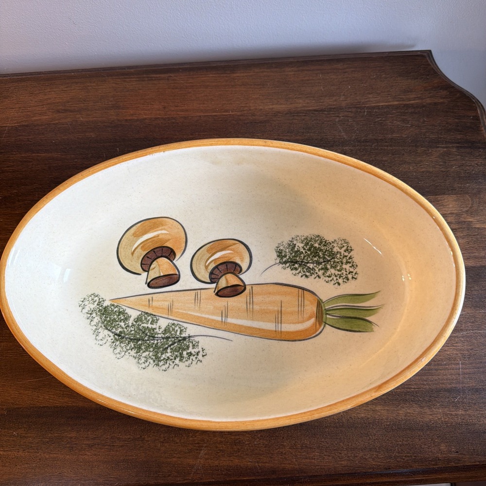 Los Angeles Pottery Oval Mushroom Carrot Pattern Casserole Serving Dish